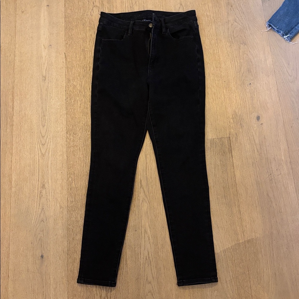 American Eagle Womens Hi-Rise Skinny Jeans Size 8 short  Black Denim Stretch